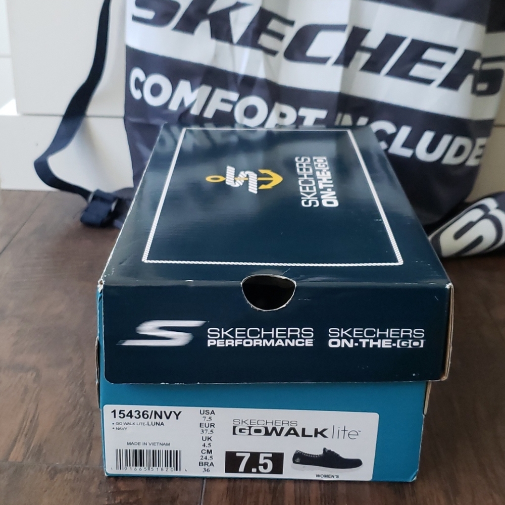 Skechers GoWalk Lite